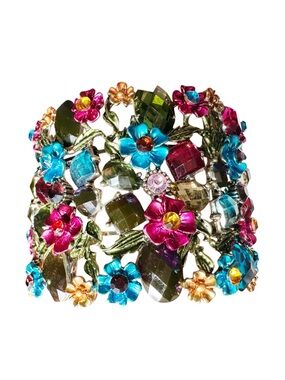 Flower Cuff Bracelet with hinged opening